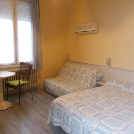 Auberge De L Arrivee Chemille-en-Anjou Εξωτερικό φωτογραφία